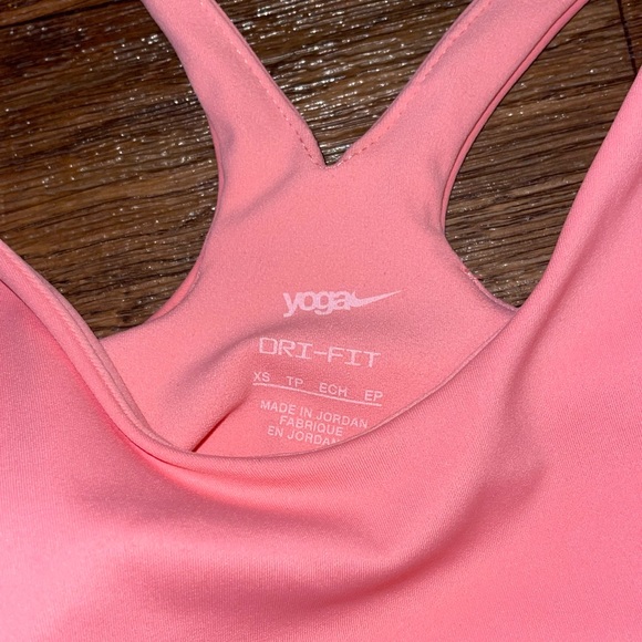 Nike Yoga Luxe tank - Picture 4 of 6